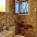 Fox Tale Apartment Fternon